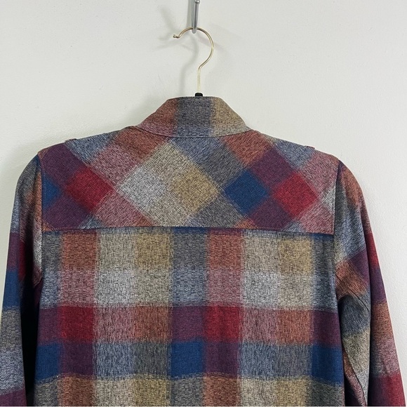 CAbi Style 3555 Collage Plaid Pearl Shacket Jacket - Picture 12 of 16